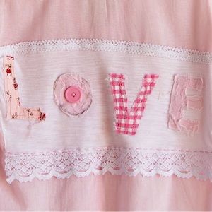 Linen shirt with LOVE patches